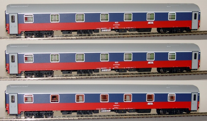 Set of 3 Passenger sleeping cars of Berlin-Moscow train in 2008 livery<br /><a href='images/pictures/LS_Models/48026.jpg' target='_blank'>Full size image</a>